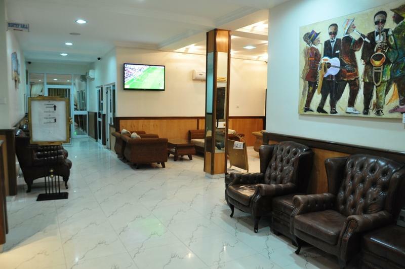 Airport West Hotel Akkra Exterior foto